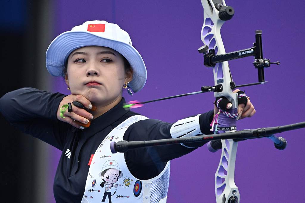 Li Jiaman of China competes in the women's archery recurve individual event during the 19th Asian Games in Hangzhou, China, October 7, 2023. /CFP 