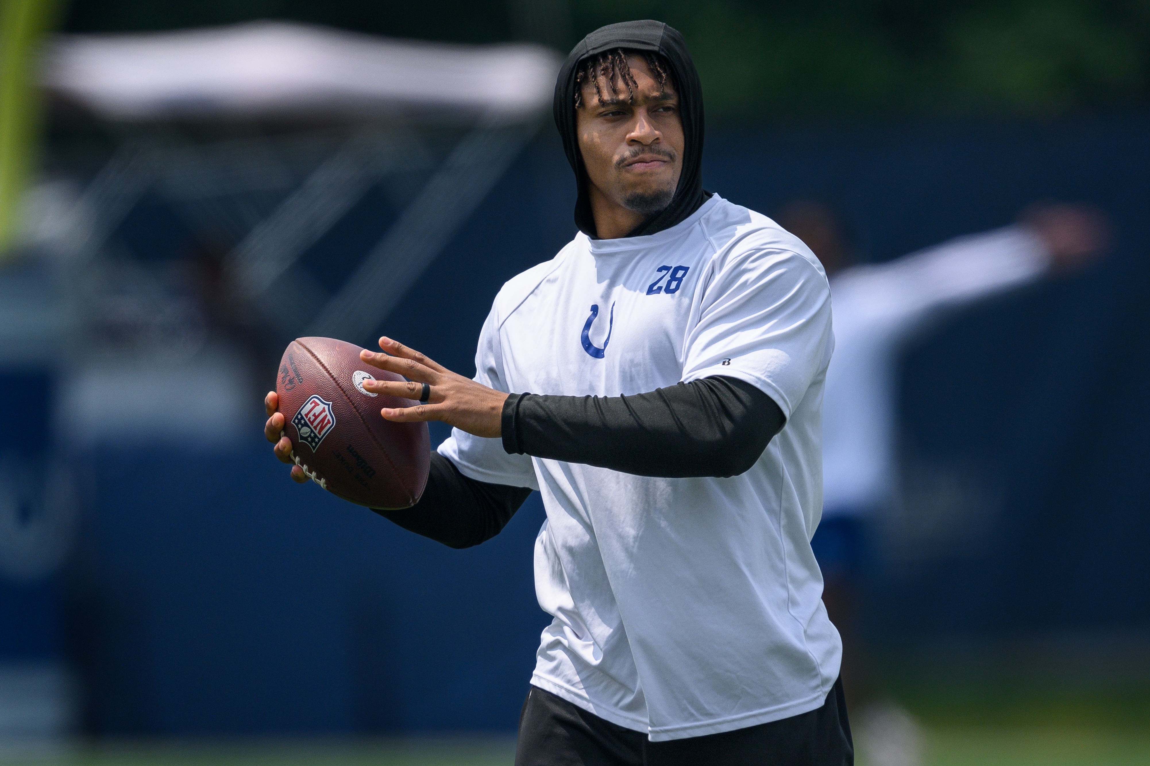 Running back Jonathan Taylor of the Indianapolis Colts looks on during practice at the Indiana Farm Bureau Football Center in Indianapolis, Indiana, June 7, 2023. /CFP