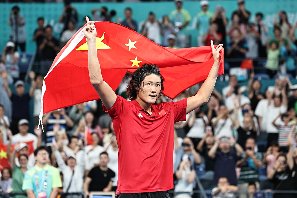 China's Zhang Zhizhen reacts after winning the tennis men's singles final at the 19th Asian Games in Hangzhou, Zhejiang Province, China, September 30, 2023. /CFP