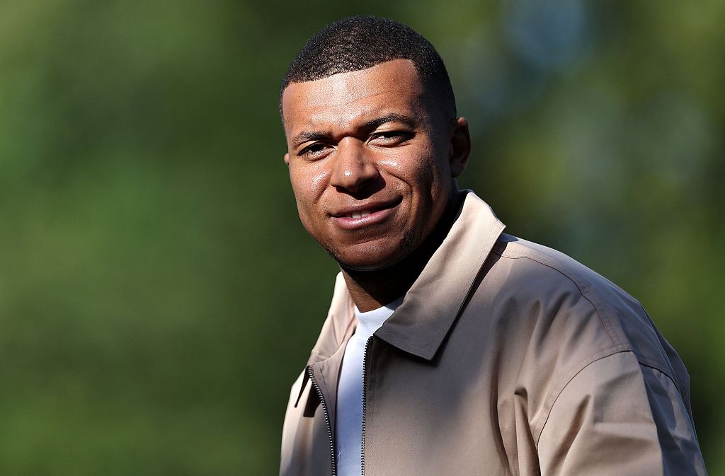 Kylian Mbappe of France arrives at Clairefontaine-en-Yvelines to prepare for the 2024 UEFA European Championship qualifying tournament game against the Netherlands, October 9, 2023. /CFP
