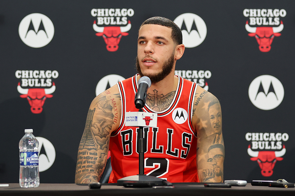 Lonzo Ball of the Chicago Bulls speaks to the media on Media Day at Advocate Center in Chicago, Illinois, October 2, 2023. /CFP