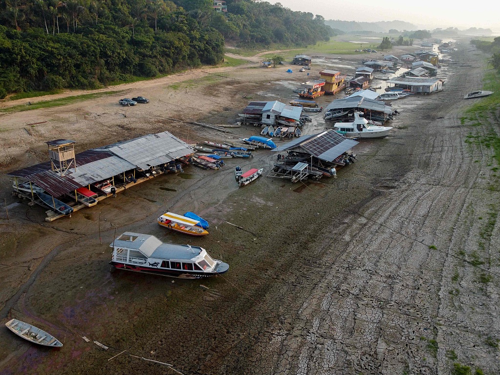 Ships stuck in Amazon rivers, northern corn exports threatened