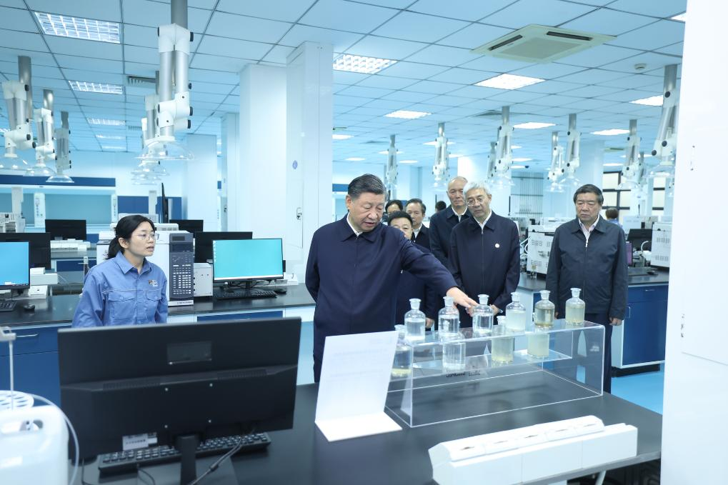 Xi Jinping, general secretary of the Communist Party of China Central Committee, inspects Sinopec Jiujiang Company in east China's Jiangxi Province, October 10, 2023. /Xinhua