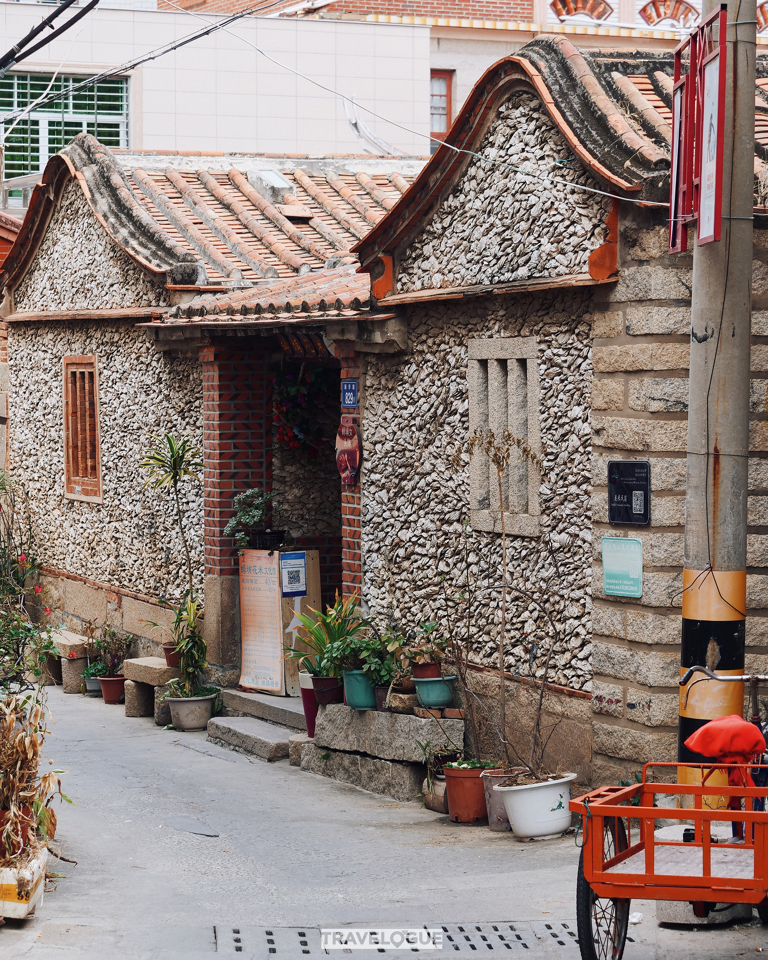 An undated photo shows houses built with oyster shells in Quanzhou, Fujian Province. /CGTN