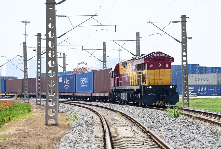 A China-Europe freight train leaves for Kazakhstan from Xi'an International Port in Xi'an, July 29, 2022. /Xinhua