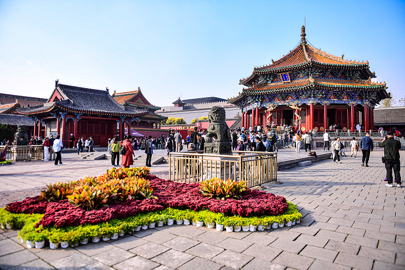 Local residents visit the Shenyang Palace Museum in Shenyang City, Liaoning Province, October 11, 2023. /CFP