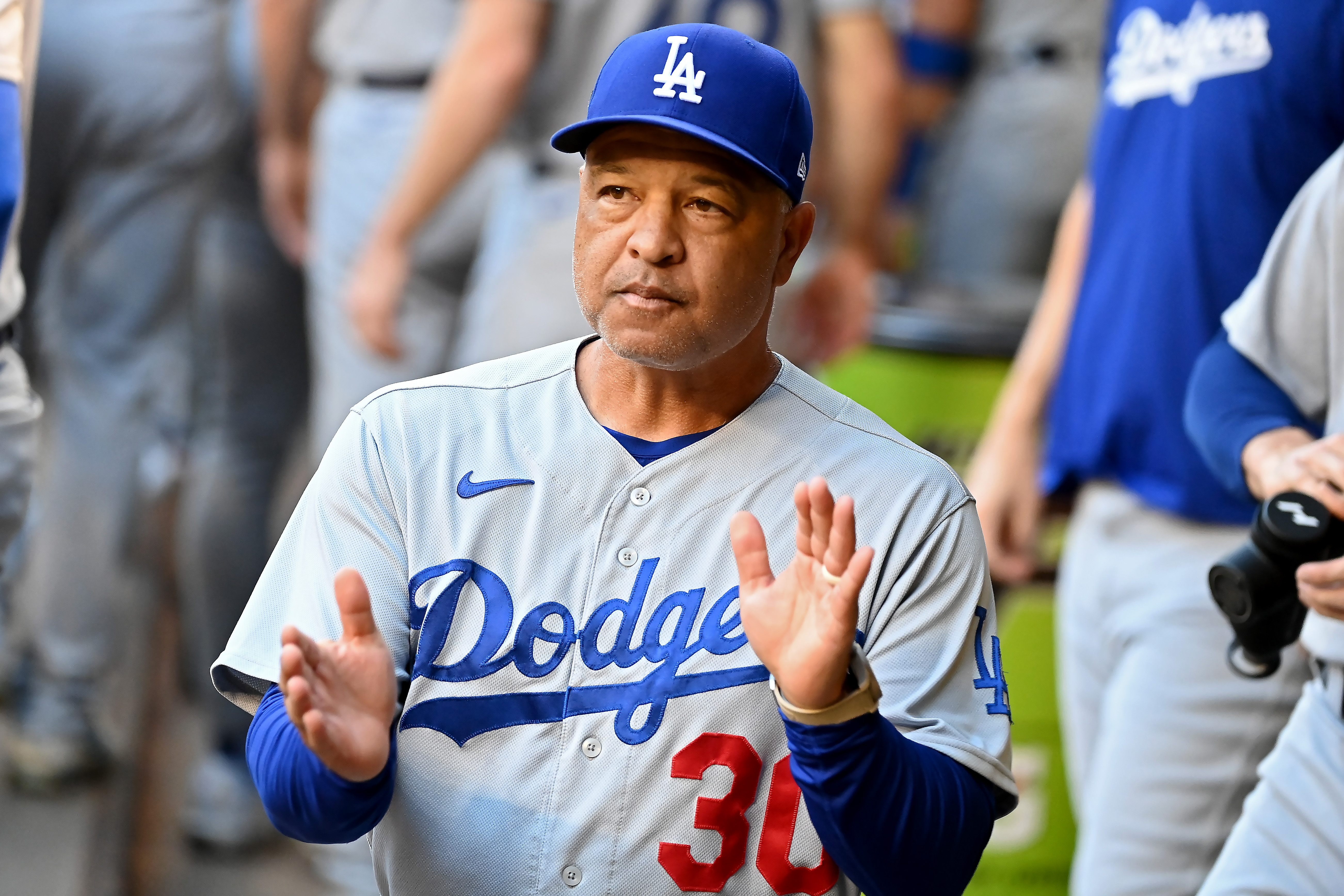 Dave Roberts, manager of the Los Angeles Dodgers, looks on ahead of Game 3 of the MLB National League Division Series against the Arizona Diamondbacks at Chase Field in Phoenix, Arizona, October 11, 2023. /CFP 