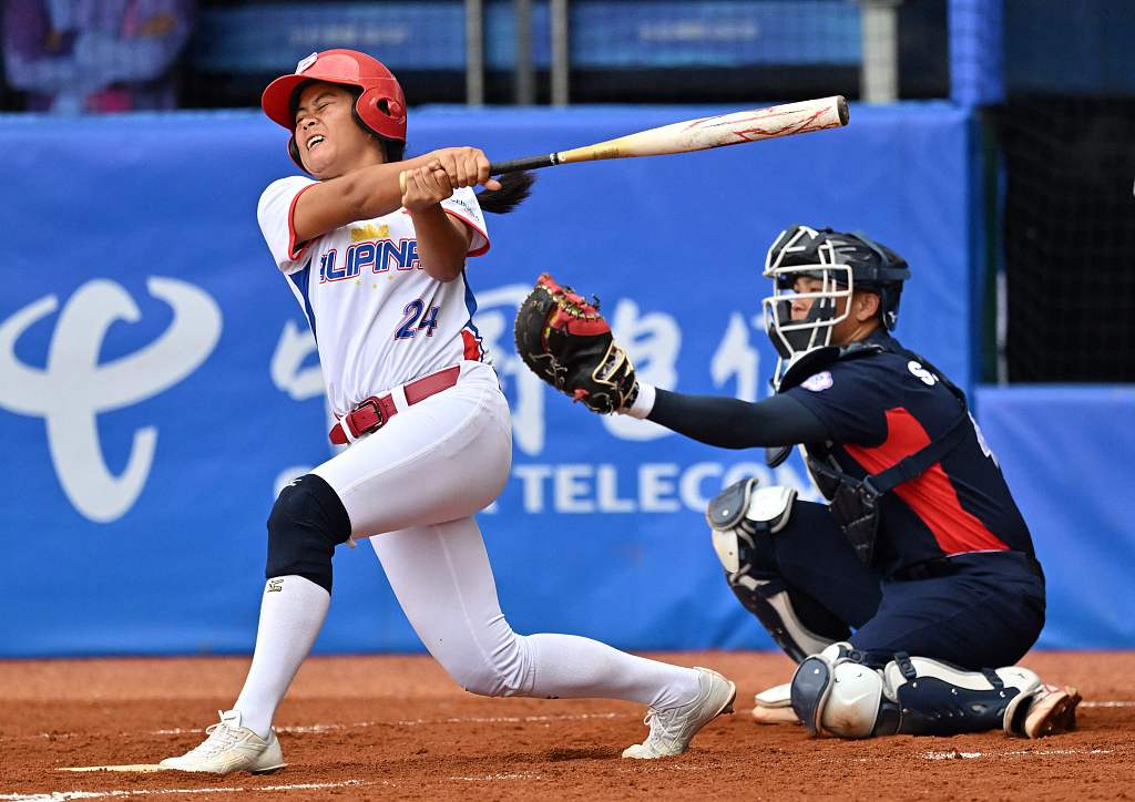 Alaiza Talisik of the Philippines hits in the softball women's bronze medal game against Chinese Taipei at the 19th Asian Games in Hangzhou, east China's Zhejiang Province, October 2, 2023. /CFP