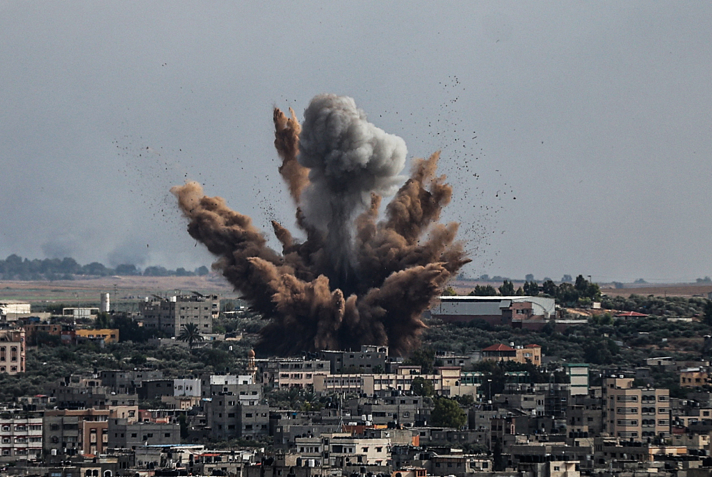 Smoke rises after Israeli forces launched an airstrike on Gaza City, Gaza on October 7, 2023.  /CFP  