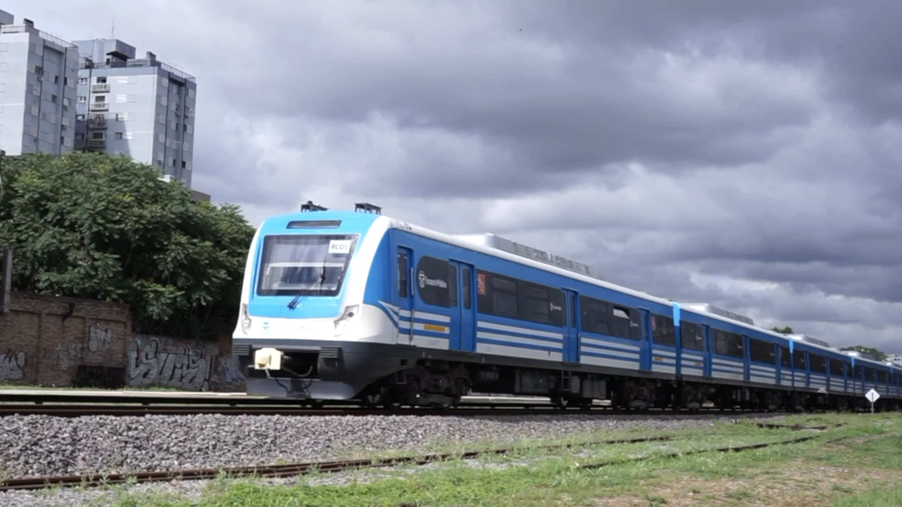 An EMU manufactured by CRRC in operation in Buenos Aires. /CGTN 