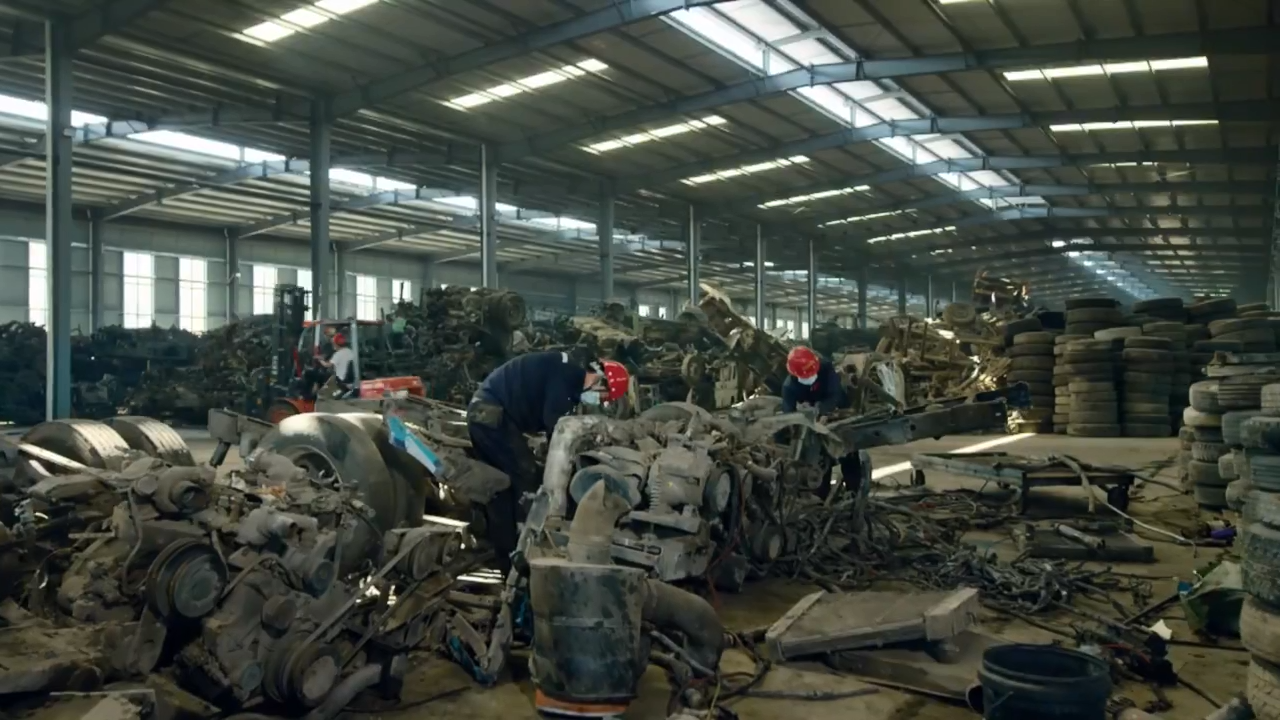 A workshop taking apart the old cars. /CMG