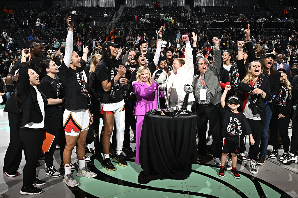 The Las Vegas Aces celebrate their win over the New York Liberty in the WNBA Finals Games 4 at Barclays Center in New York, U.S., October 18, 2023. /CFP