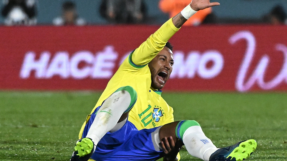 Neymar of Brazil reacts after being injured during their clash with Uruguay at Centenario Stadium in Montevideo, Uruguay, October 17, 2023. /CFP