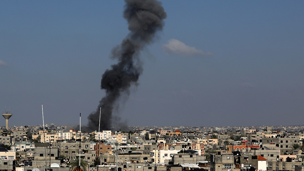 Smoke rises after Israeli airstrikes in Khan Yunis, southern Gaza Strip, October 20, 2023. /CFP