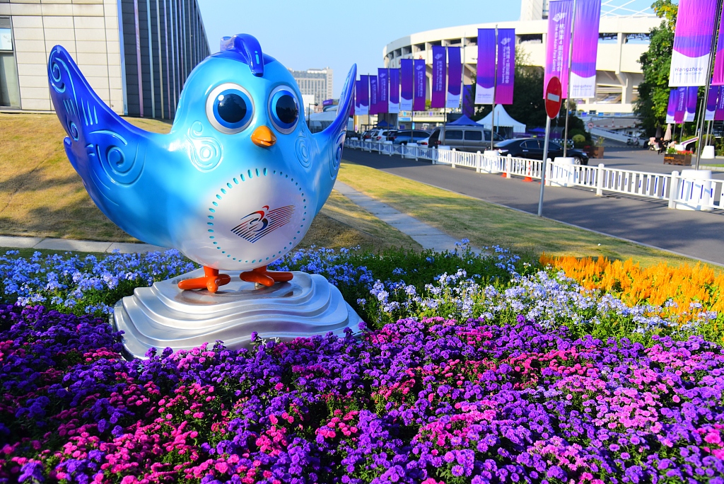 Feifei, the mascot of the 4th Asian Paralympic Games, appears at the Huanglong Sports Center in Hangzhou, Zhejiang Province, October 16, 2023. /CFP