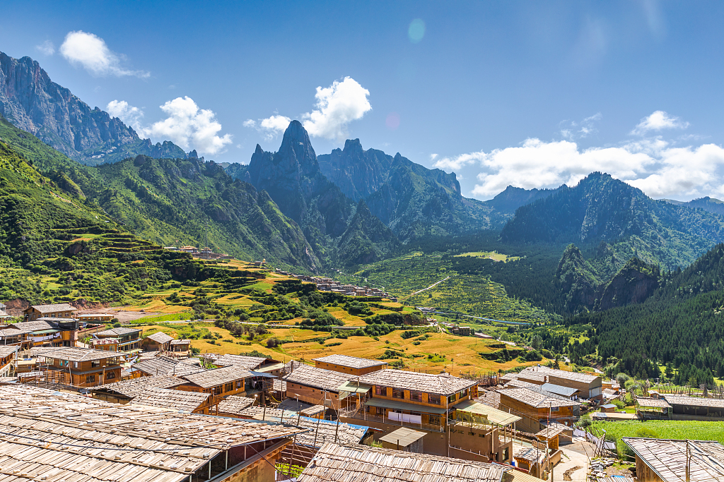 Zhagana Village, Gansu Province. /VCG