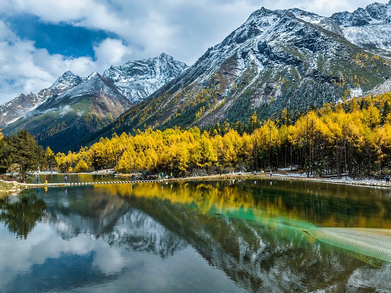 Located in Aba Tibet and Qiang Autonomous Prefecture, Sichuan Province, Bipenggou Valley is famous for its primitive natural landscapes and stunning views, October 21, 2023. /CFP