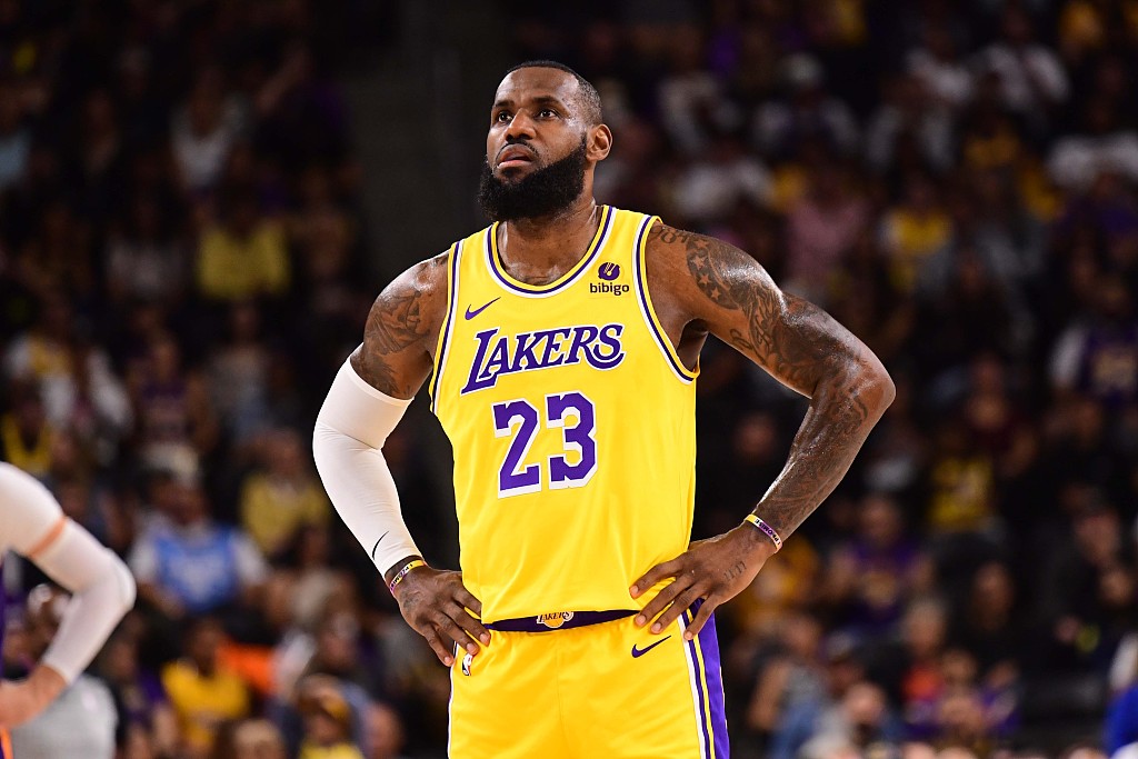 LeBron James of the Los Angeles Lakers looks on in the NBA pre-season game against the Phoenix Suns at the Acrisure Arena in Palm Springs, California, October 19, 2023. /CFP