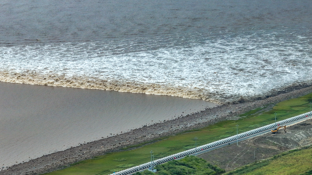 Live: Enjoy the view of Qiantang River in east China's Hangzhou