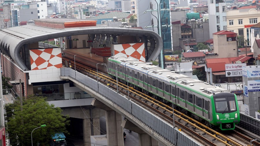Chinese-constructed Cat Linh-Ha Dong metro line project in Hanoi, Vietnam begins commercial operation, making it the first metro line in the country, November 6, 2021. /Xinhua