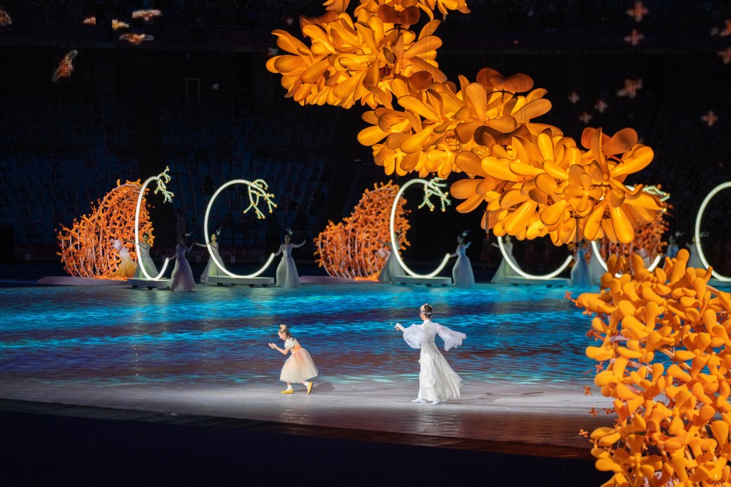 Artists perform at the opening ceremony of the 4th Asian Para Games in Hangzhou, east China's Zhejiang Province, Oct. 22, 2023. /CFP