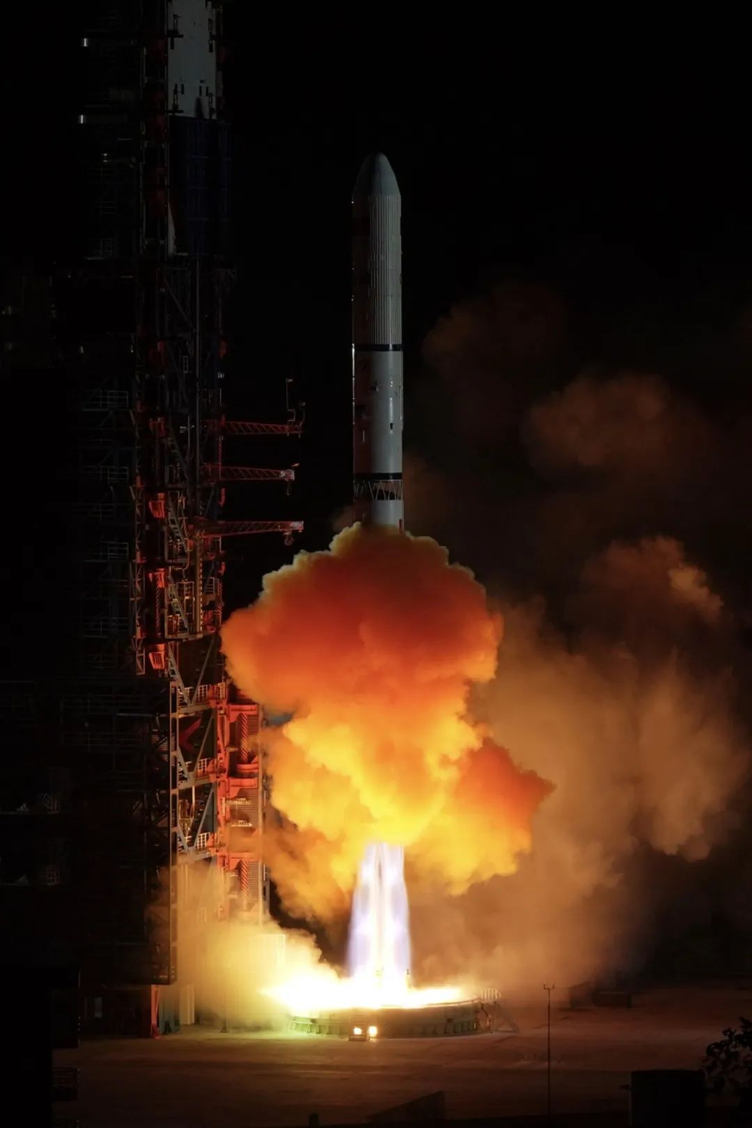 A Long March-2D carrier rocket, carrying the Yaogan-39 satellite, lifted off from the Xichang Satellite Launch Center in southwest China's Sichuan Province, October 24, 2023. /CMG