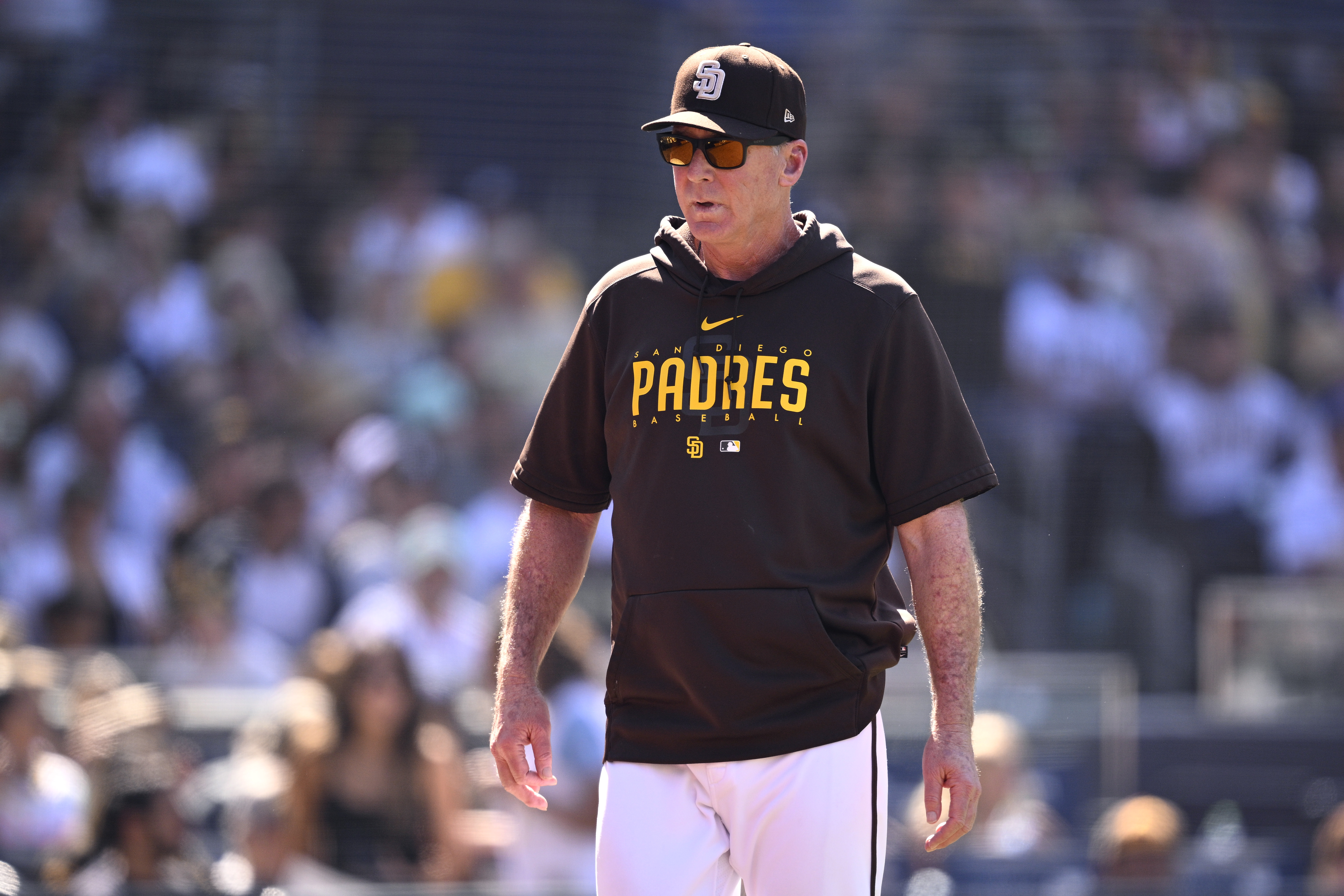 Bob Melvin, manager of the San Diego Padres, looks on during the game against the St. Louis Cardinals at Petco Park in San Diego, California, September 24, 2023. /CFP 