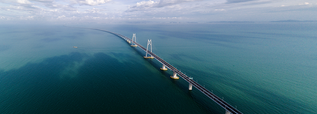 An aerial view of China's Hong Kong-Zhuhai-Macao Bridge /CFP