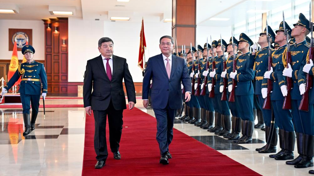 Chinese Premier Li Qiang attends a grand welcome ceremony held by Kyrgyz Prime Minister Akylbek Japarov at Manas International Airport in Bishkek, Kyrgyzstan, October 24, 2023. /Xinhua