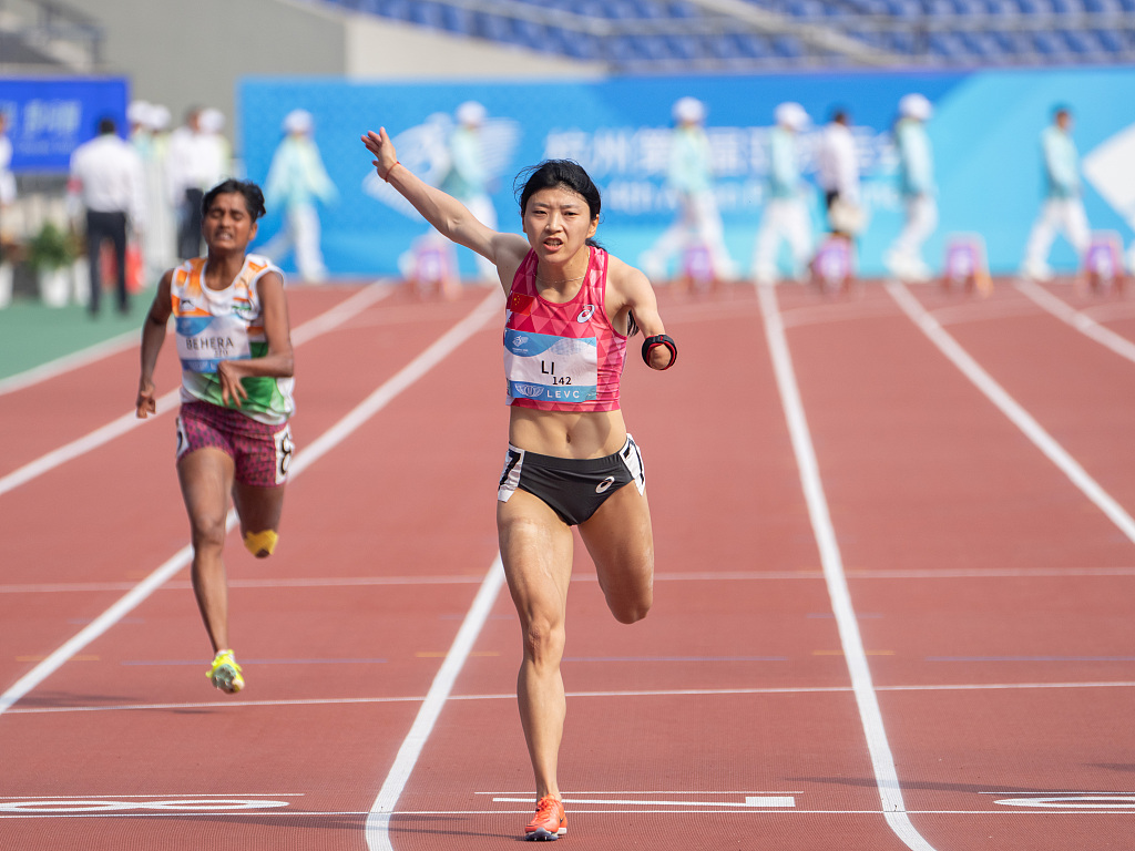 China's Li Lu during the women's 100m-T47 final at the 4th Asian Para Games in Hangzhou, Zhejiang Province, China, October 25, 2023. /CFP