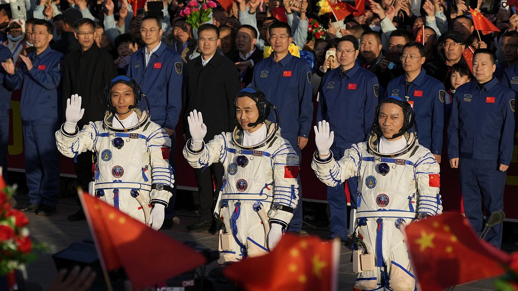 A send-off ceremony for the Shenzhou-17 crew held at the Jiuquan Satellite Launch Center, October 26, 2023. /CFP