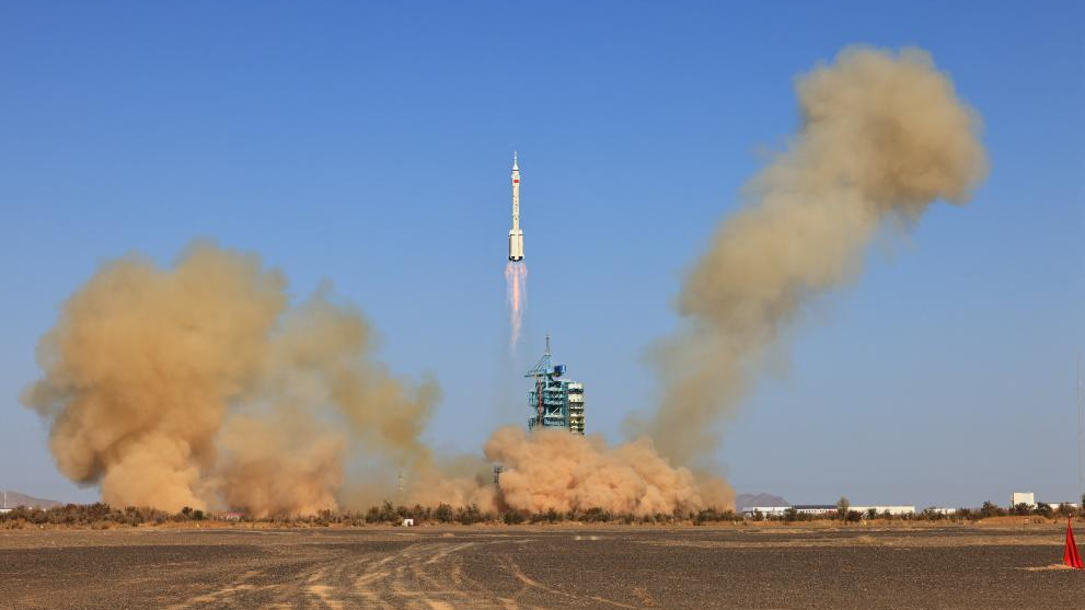 The Shenzhou-17 manned spaceship, atop a Long March-2F carrier rocket, blasts off from the Jiuquan Satellite Launch Center in northwest China, October 26, 2023. /Xinhua