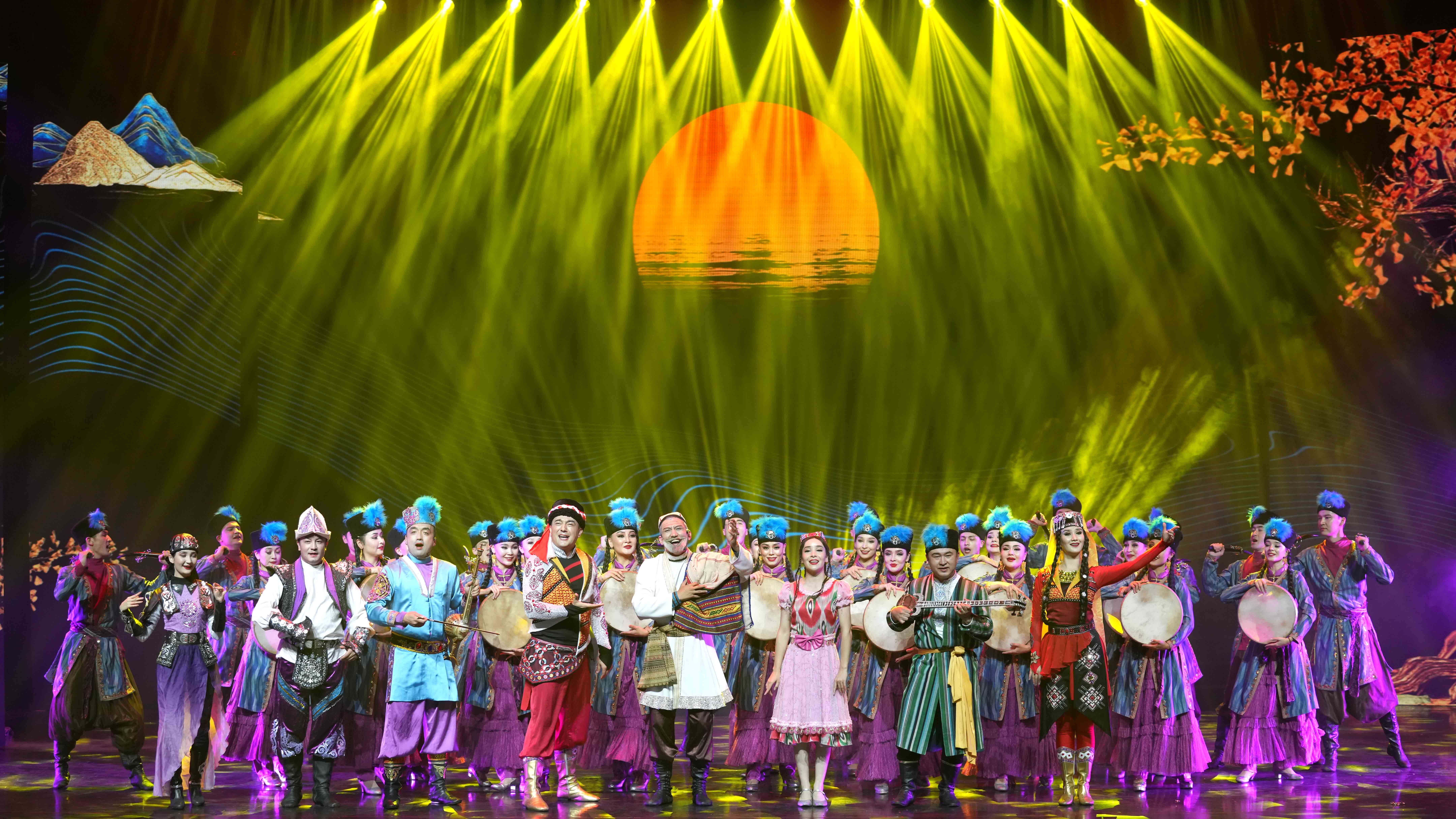 Xinyu Art Troupe staged their authentic ethnic style of the Xinjiang Uygur Autonomous Region in Beijing.
