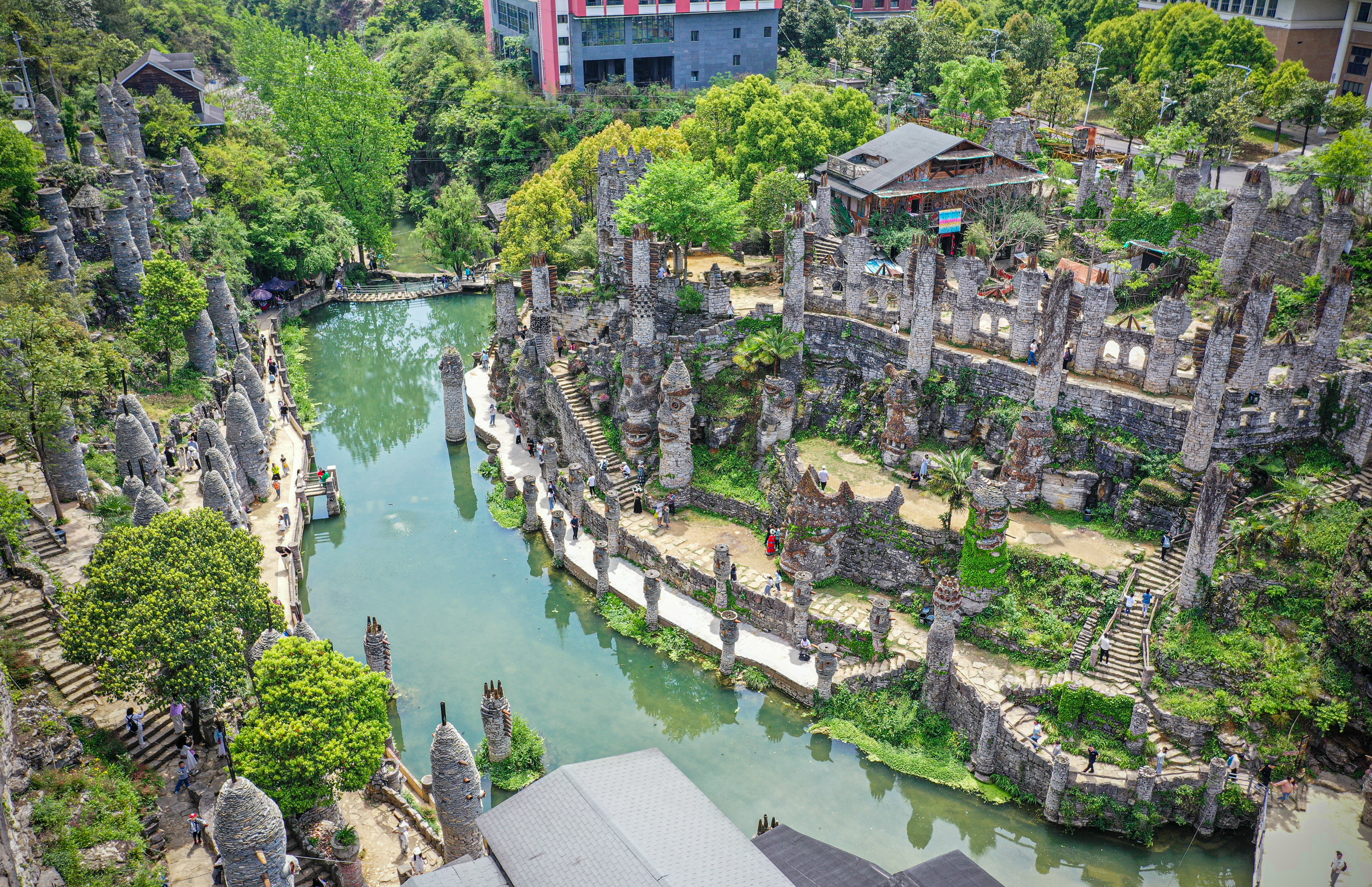 Sculptures featuring exaggerated human faces in the Yelang Valley in southwest China's Guizhou Province are shown in this photo taken on October 26, 2023. /IC