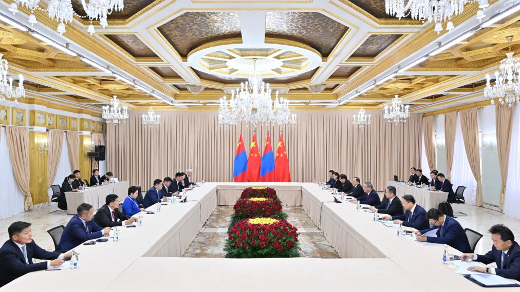 Chinese Premier Li Qiang meets with Mongolian Prime Minister Luvsannamsrai Oyun-Erdene on the sidelines of the 22nd Meeting of the Council of Heads of Government of the Shanghai Cooperation Organization (SCO) Member States in Bishkek, Kyrgyzstan, October 26, 2023. /Xinhua