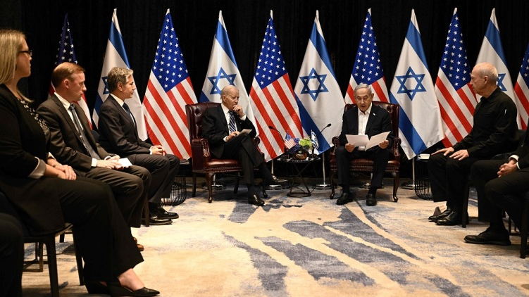 U.S. President Joe Biden (4th L) listens to Israel's Prime Minister Benjamin Netanyahu as they join a meeting in Tel Aviv, Israel, amid the Palestine-Israel conflict, October 18, 2023. /CFP