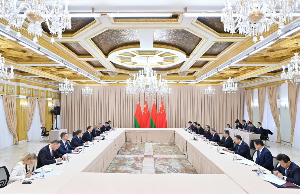 Chinese Premier Li Qiang meets with Belarusian Prime Minister Roman Golovchenko on the sidelines of the 22nd Meeting of the Council of Heads of Government of the Shanghai Cooperation Organization Member States in Bishkek, Kyrgyzstan, October 27, 2023. /Xinhua