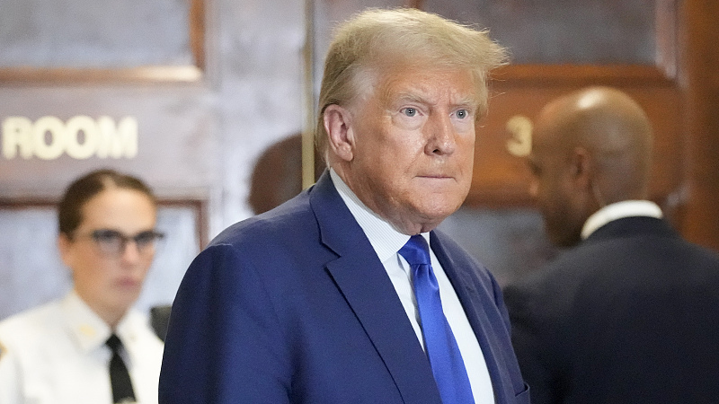 Former U.S. President Donald Trump speaks during a break in his civil business fraud trial at New York Supreme Court in New York, October 25, 2023. /CFP