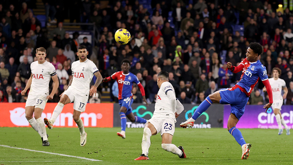 Players of Tottenham Hotspur and Crystal Palace in action during a Premier League match in London, UK, October 27, 2023. /CFP