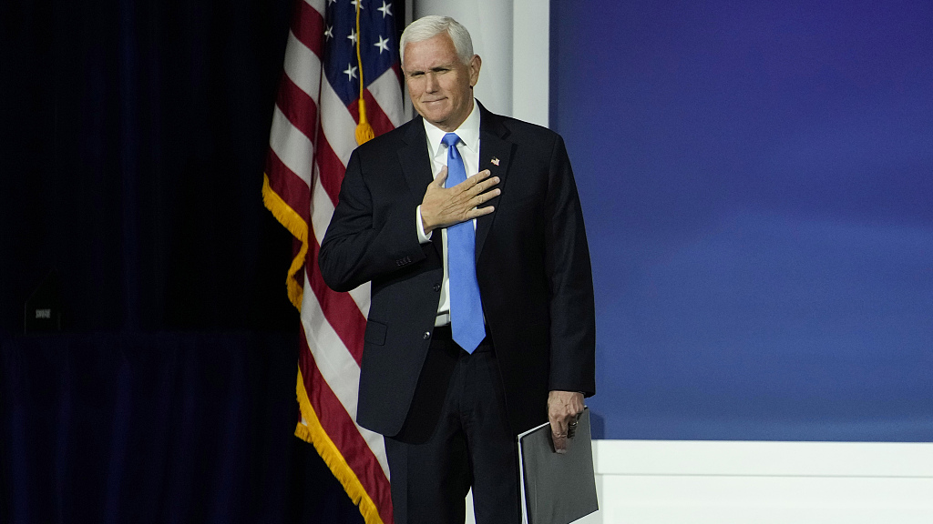 Former U.S. Vice President Mike Pence reacts as he walks on stage to speak at an annual leadership meeting of the Republican Jewish Coalition in Las Vegas, U.S., October 28, 2023. /CFP