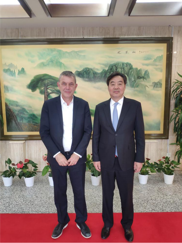Zhai Jun (R), special envoy of the Chinese government on the Middle East issue, meets with Commissioner-General of the UNRWA Philippe Lazzarini in Amman, Jordan, October 29, 2023. /Chinese Foreign Ministry