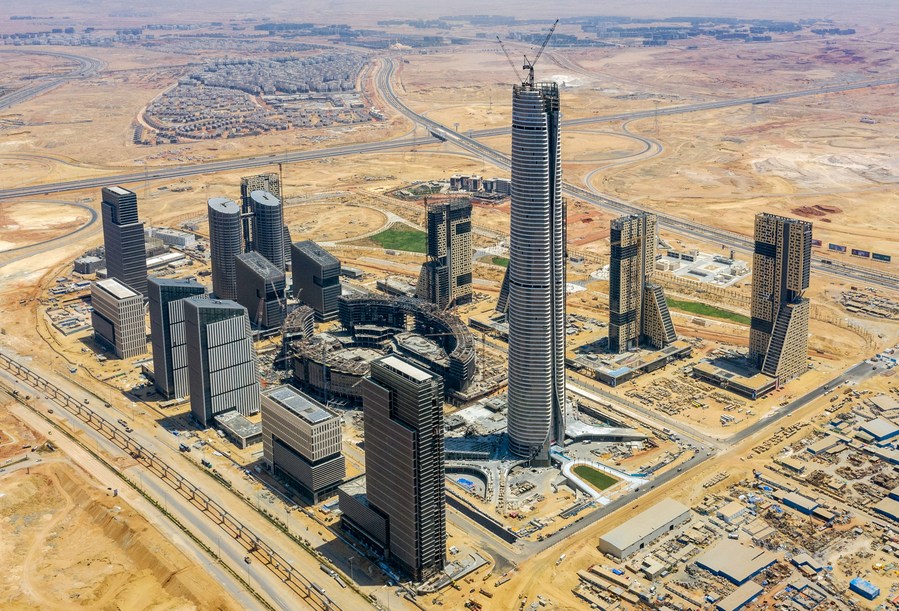 19 يوليو 2022 مشروع منطقة الأعمال المركزية (CBD) في العاصمة الإدارية الجديدة لمصر، الذي بنته شركة هندسة البناء الحكومية الصينية (CSCEC).  /CCEC مصر