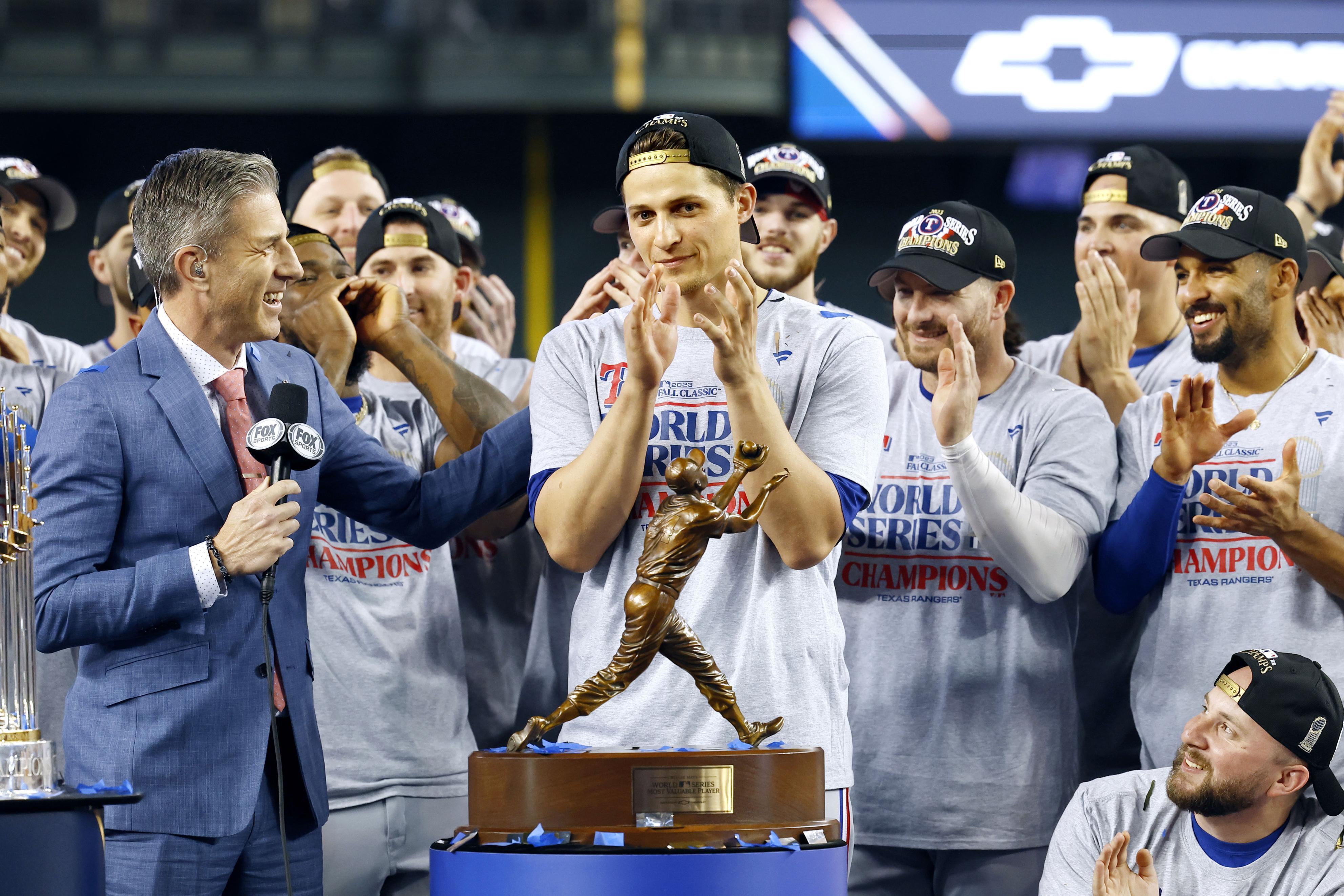 Corey Seager (C) of the texas Rangers is named the World Series Most Valuable Player after their 5-0 win over the Arizona Diamondbacks in Game 5 of the World Series at Chase Field in Phoenix, Arizona, November 1, 2023. /CFP