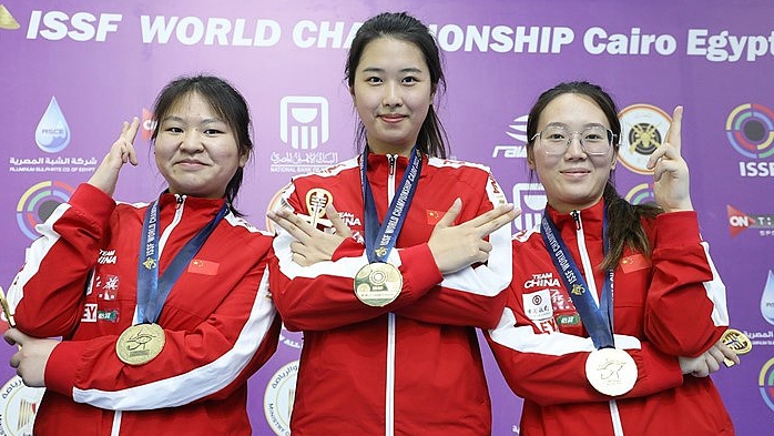Chinese shooters celebrate their win in the women's 25m pistol final at the World Shooting Championships in Cairo, Egypt, October 23, 2023. /CFP