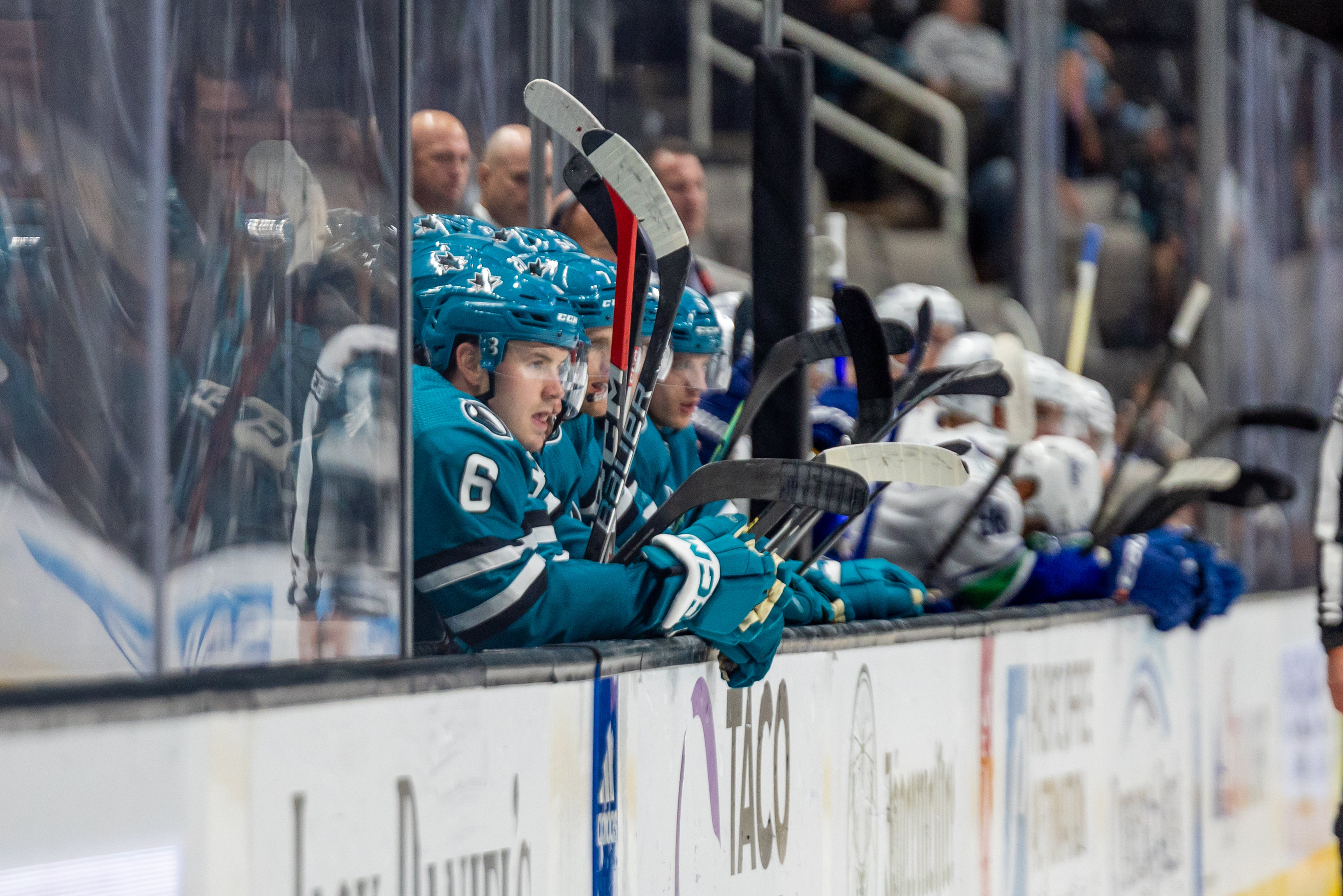 Players of the San Jose Sharks look on in the game against the Vancouver Canucks at the SAP Center in San Jose, California, November 2, 2023. /CFP
