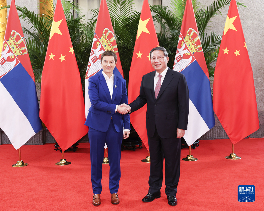 Chinese Premier Li Qiang (R) meets Serbian Prime Minister Ana Brnabic in Shanghai, China, November 4, 2023. /Xinhua