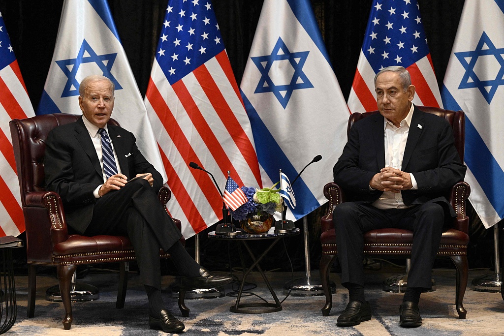 U.S. President Joe Biden (L) listens to Israel's Prime Minister Benjamin Netanyahu as he joins a meeting of the Israeli war cabinet in Tel Aviv on October 18, 2023. /CFP