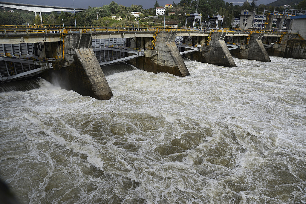 The Velle reservoir releasing water from the Mino river on November 4, 2023, in Ourense Province, Spain. Heavy rains brought by Storm Domingos caused many rivers in the province to overflow. /CFP