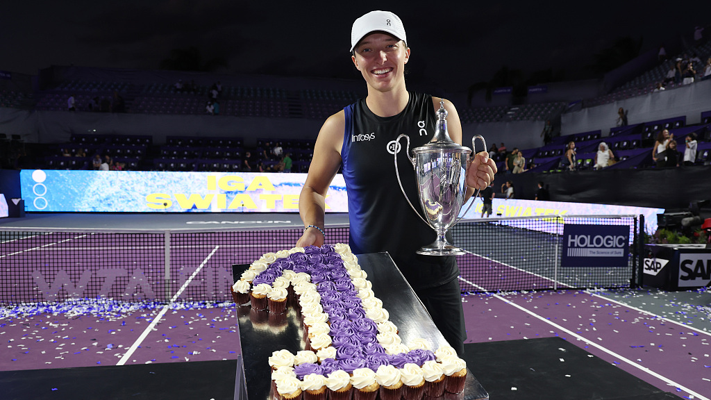 Iga Swiatek wins the WTA Finals singles title in Cancun, Mexico, November 6, 2023. /CFP