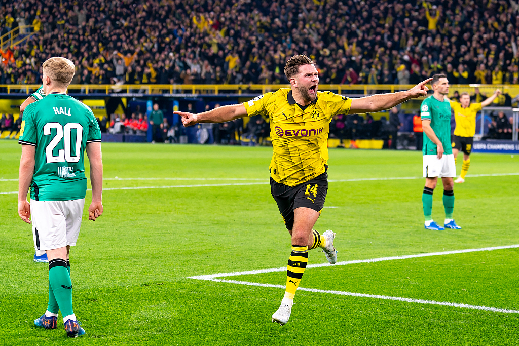 Niclas Fullkrug of Borussia Dortmund reacts after scoring the team's first goal during their Champions League Group match at the Signal Iduna Park in Dortmund, Germany, November 7, 2023. /CFP